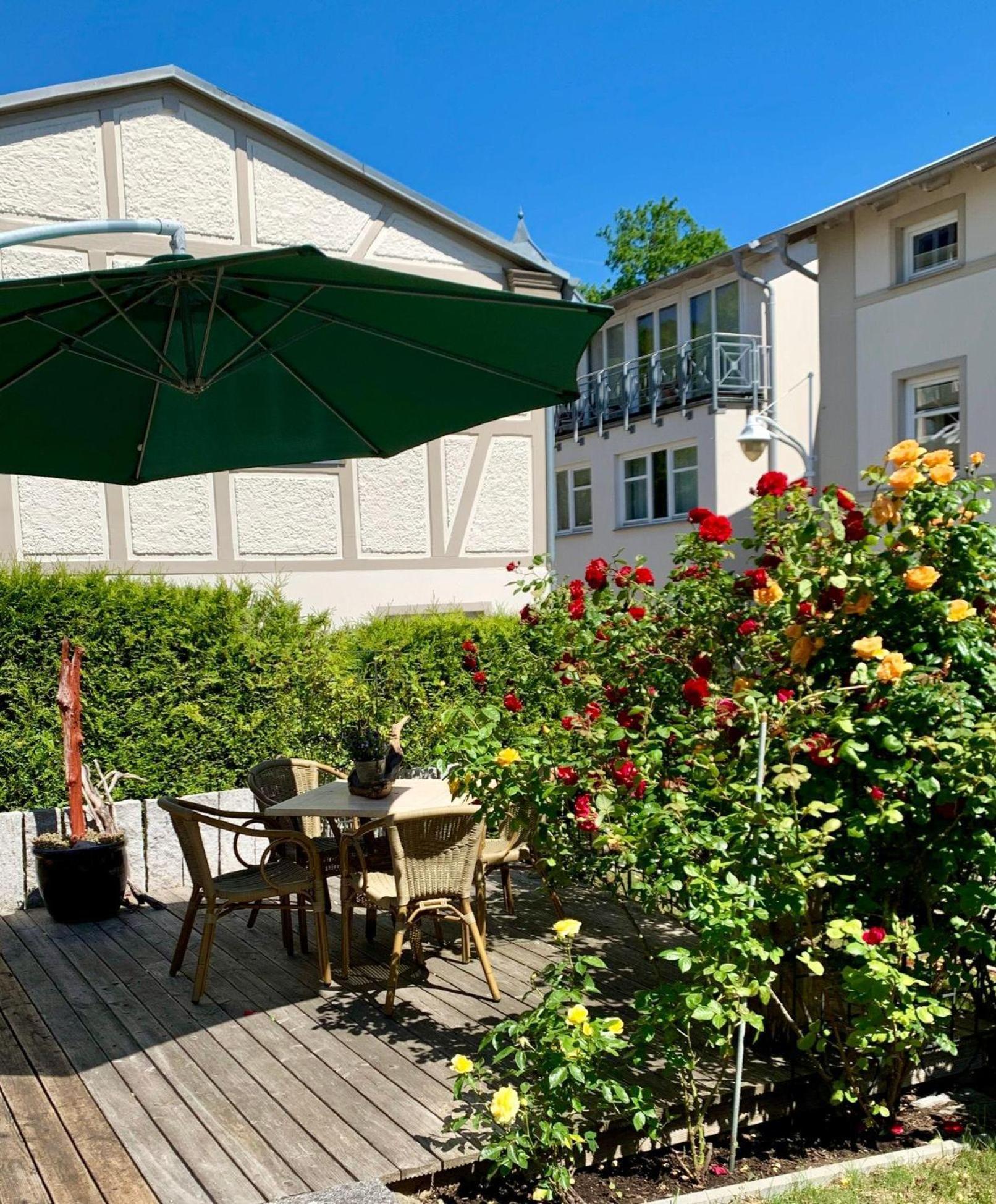 Villa Rosengarten - Ferienwohnung Baumhaus mit Seeblick Sassnitz Exterior foto